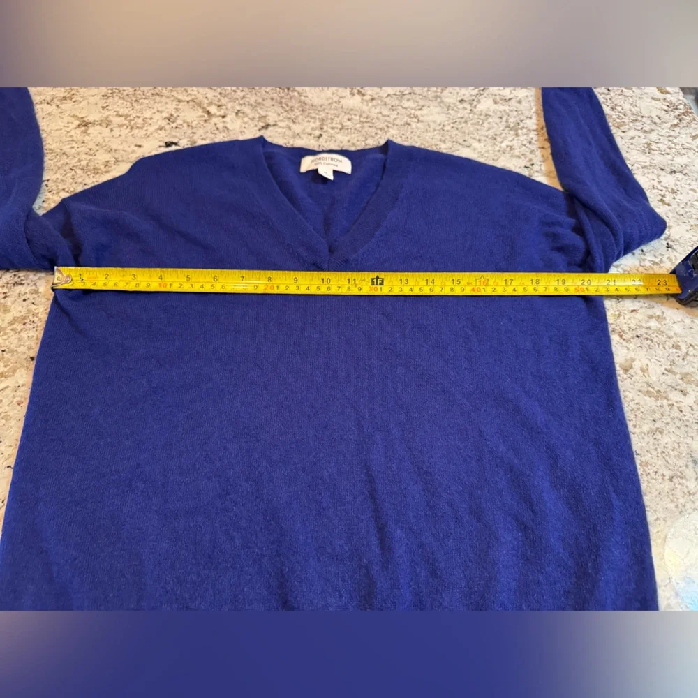 Nordstrom V-Neck Cashmere Sweater - Deep‎ Blue